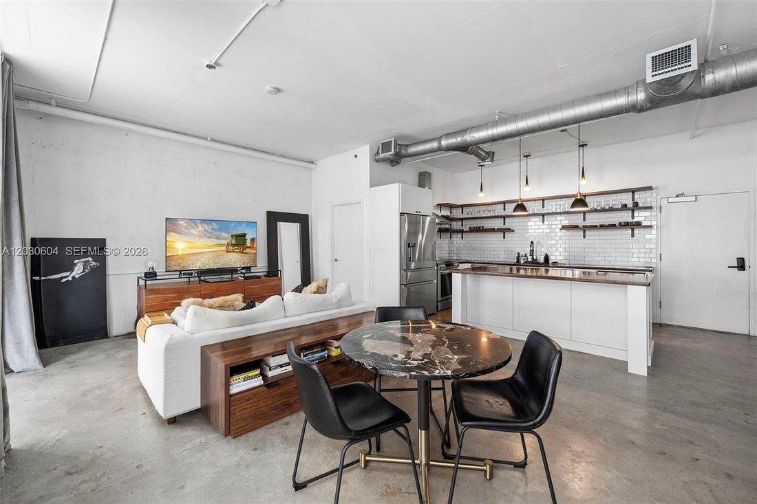 Condo in Miami, Florida, United States 3 - 18082939