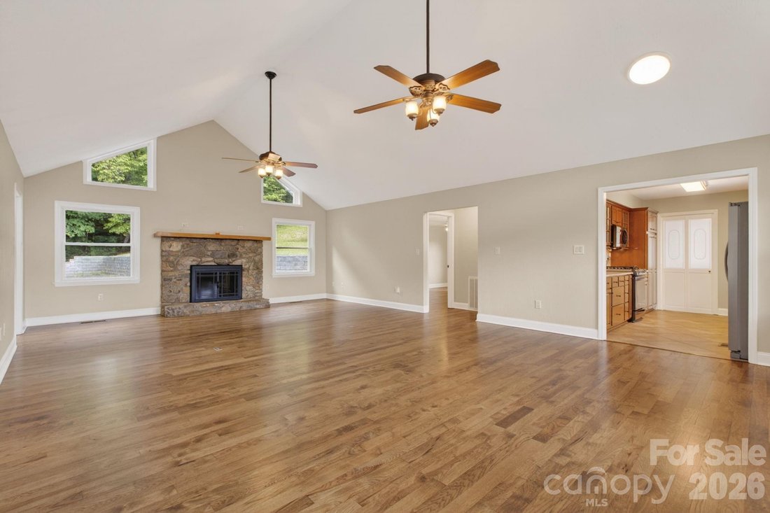 Maison à Black Mountain, Caroline du Nord, États-Unis 3 - 18034750
