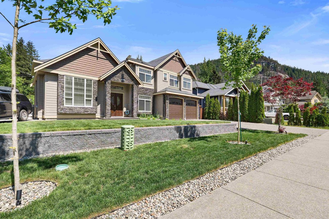 House in Squamish, British Columbia, Canada 2 - 18086705