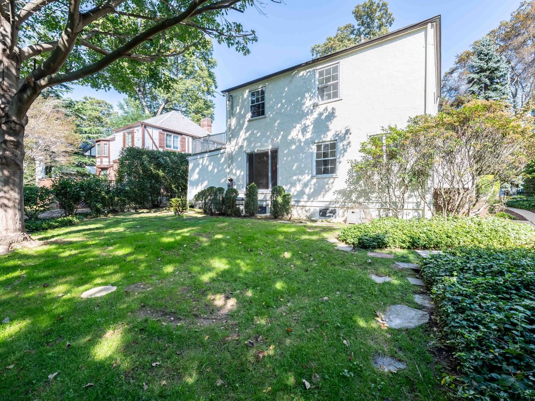 House in Manhasset, New York, United States 5 - 18083267