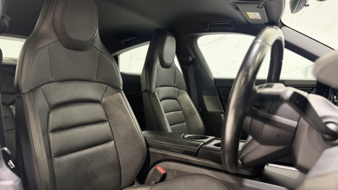 Sedan in Ruislip, United Kingdom 4 - 18056784