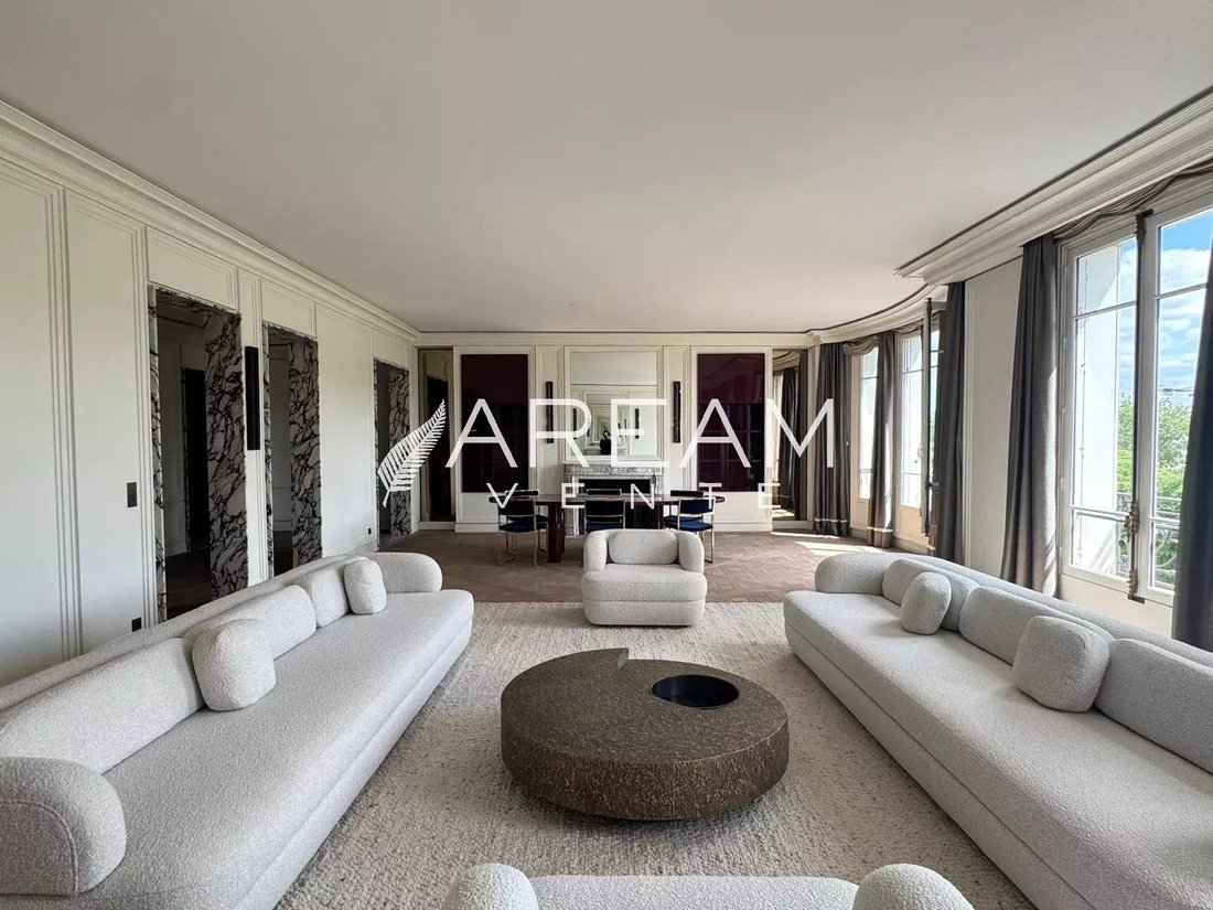 Apartment in Triangle d'Or, Paris 8e Arrondissement, Paris 1 - 18083280