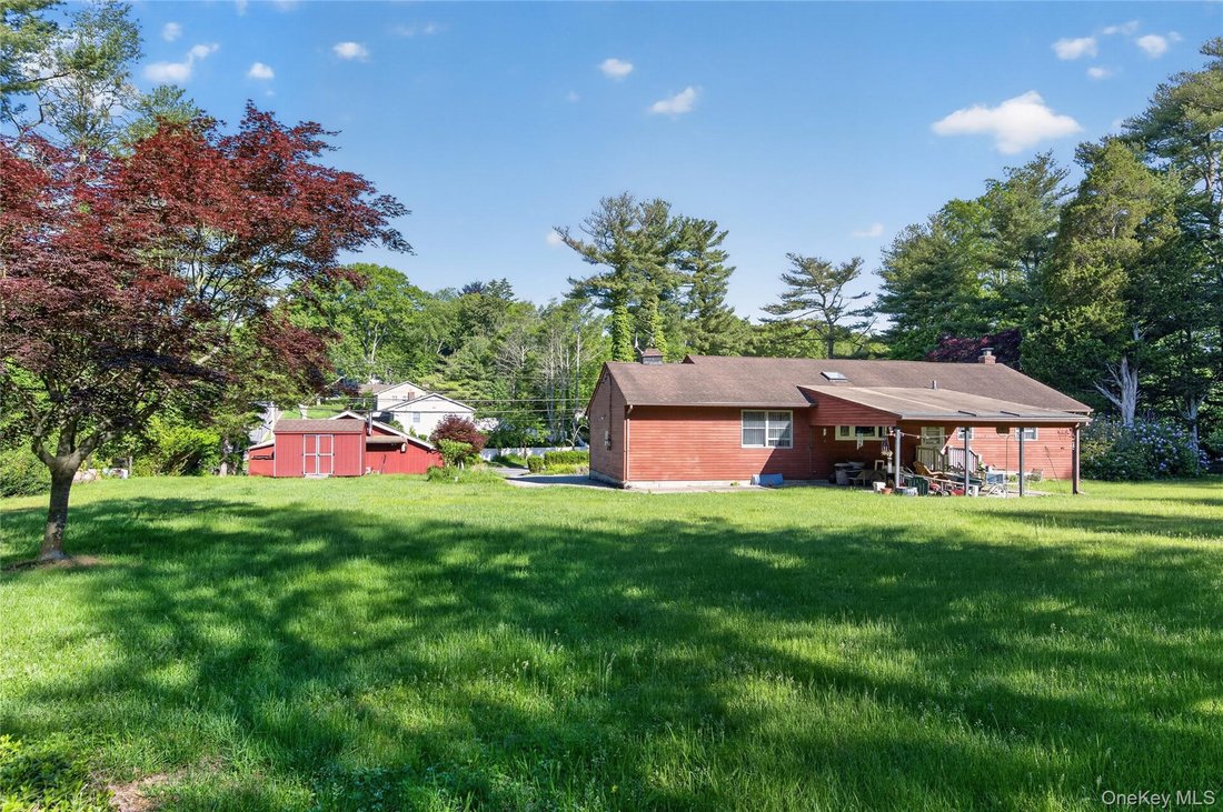 House in Plainview, New York, United States 5 - 18083776