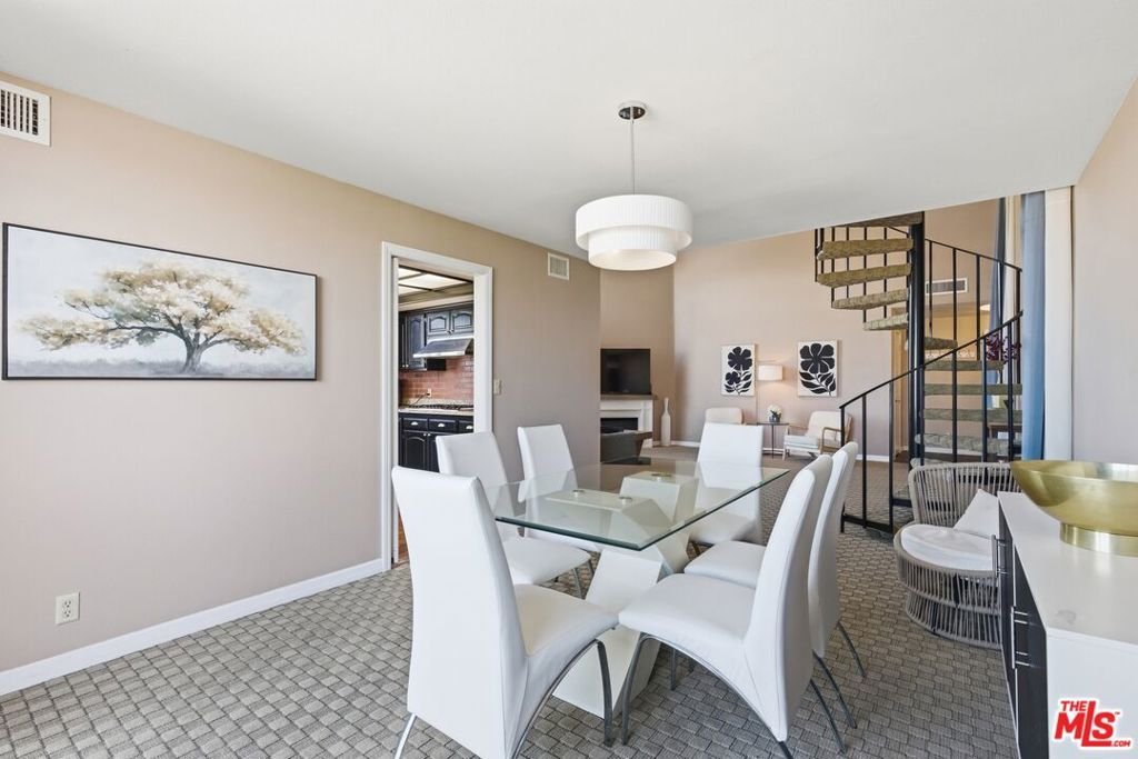 Condo in Los Angeles, California, United States 5 - 18086841