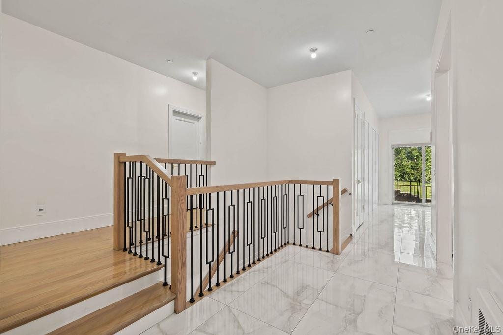Condo in Spring Valley, New York, United States 3 - 18082476