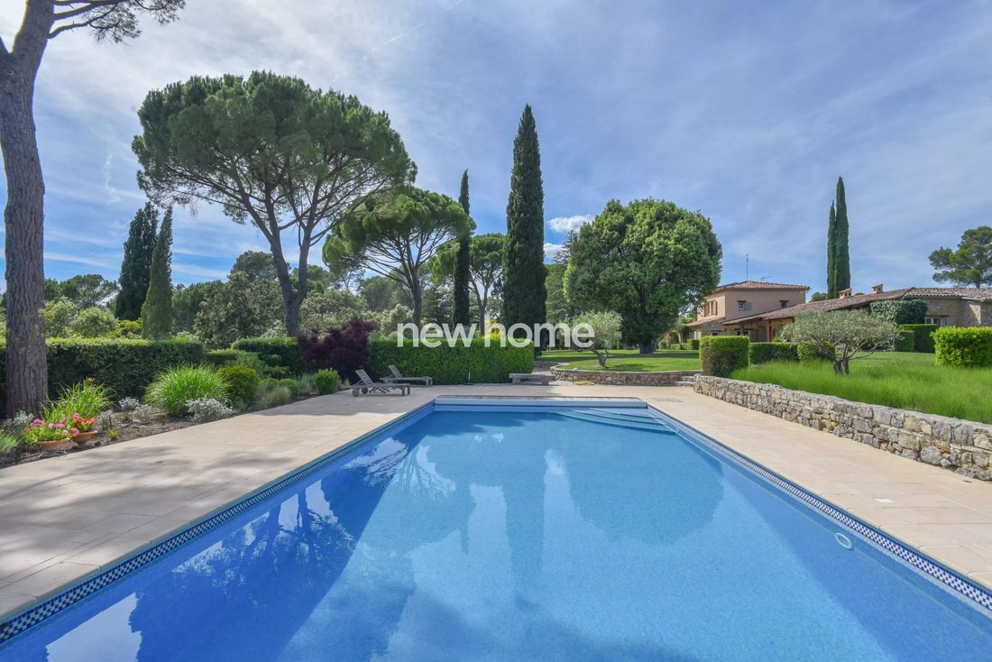 Estate in Ouest, Lorgues, France 2 - 18083278