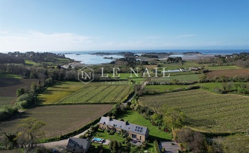 Estate in Penvénan, Brittany, France 1