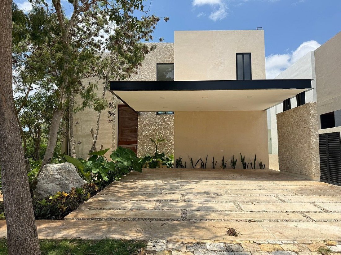 House in Yucatán Country Club, Yucatan, Mexico 1 - 18073434