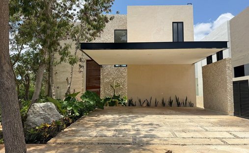 House in Yucatán Country Club, Yucatan, Mexico 1