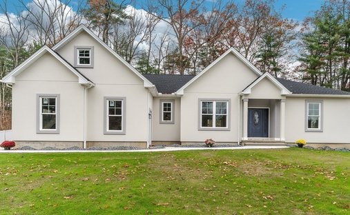 House in Ludlow, Massachusetts, United States 1