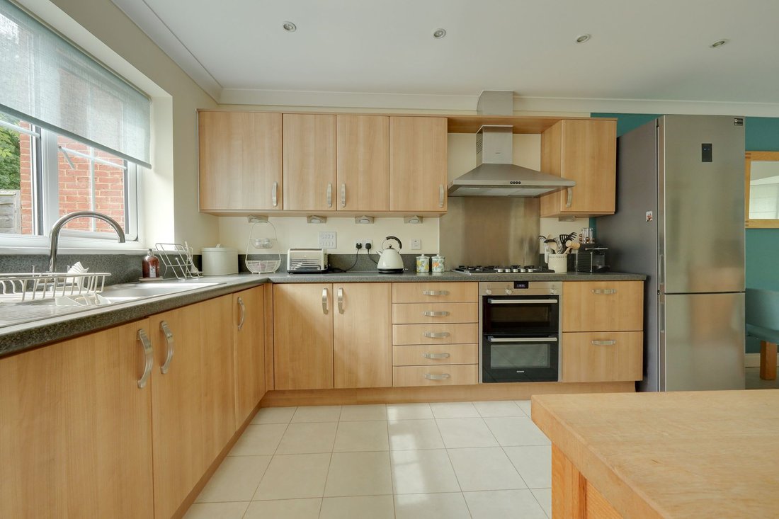 House in Burgess Hill, England 4 - 18083467