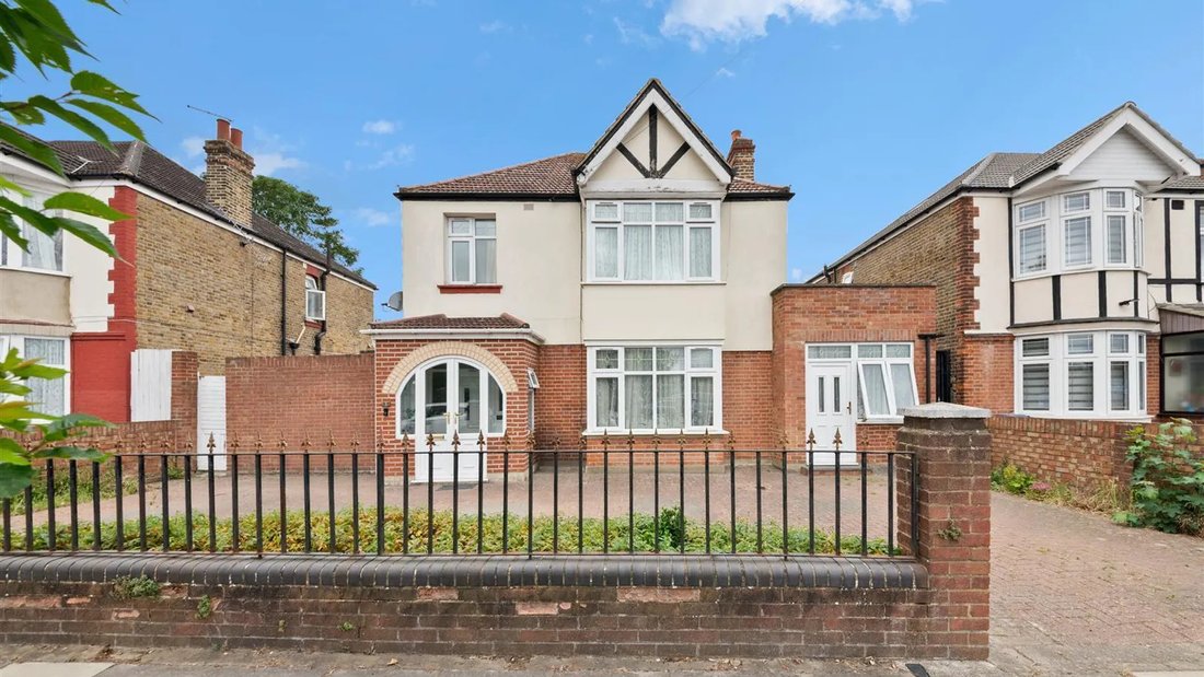 House in Southall, Ealing, England 4 - 18081311