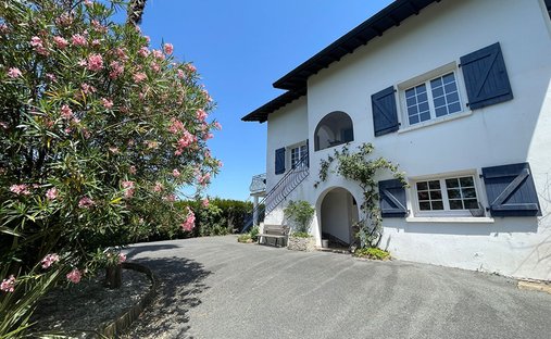 Villa in Cambo-les-Bains, Neu-Aquitanien, Frankreich 1