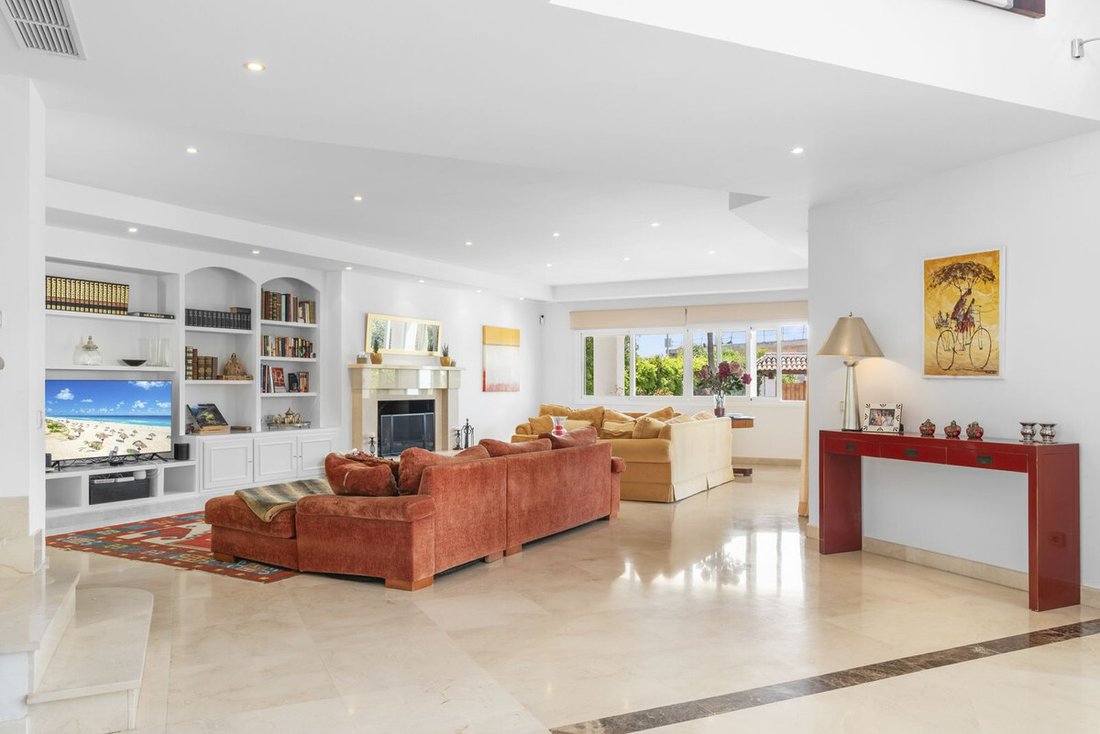 Villa in Palma-Palmilla, Malaga, Spain 5 - 18083351