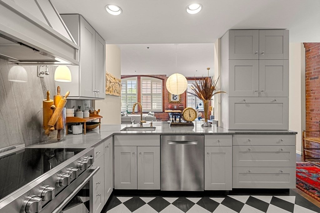 Condo in Boston, Massachusetts, United States 5 - 18080912