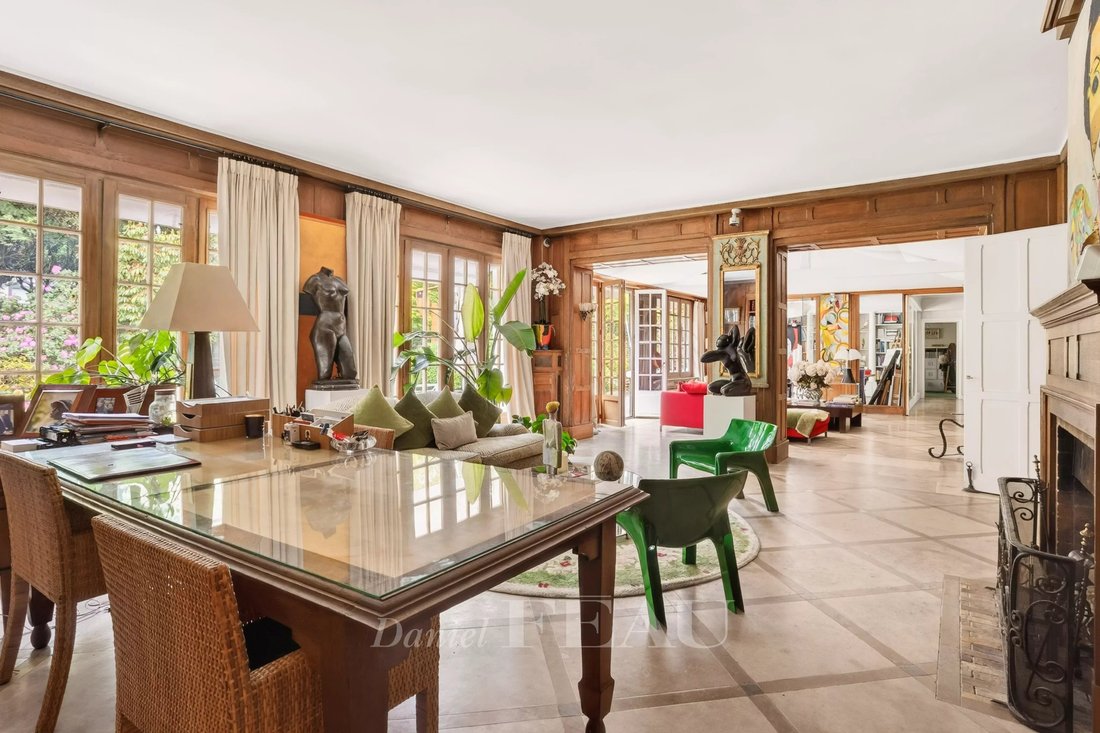 Apartment in Côte Saint Louis, Garches, France 5 - 18083383