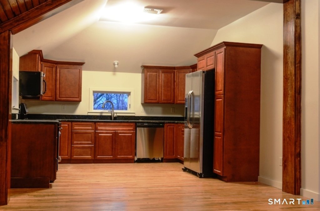 House in Waterbury, Connecticut, United States 3 - 18086452