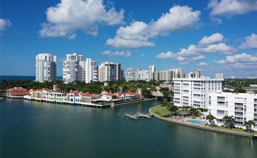 Condo in Naples, Florida, United States 1