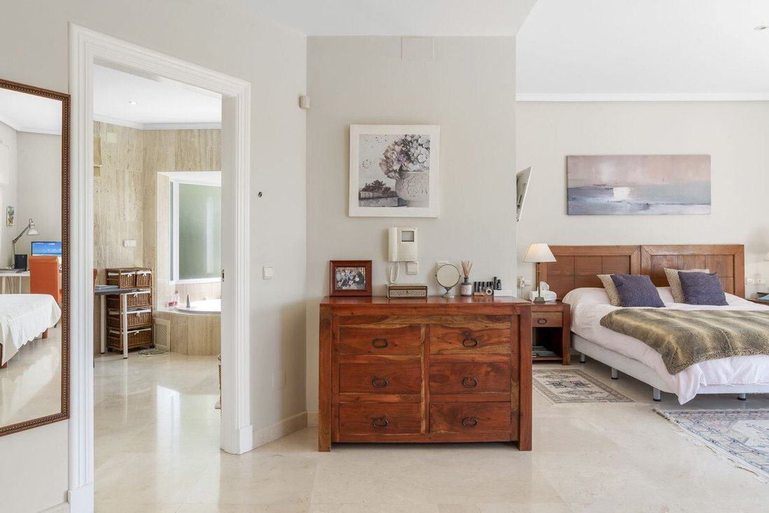 Villa in Palma-Palmilla, Malaga, Spain 4 - 18083351