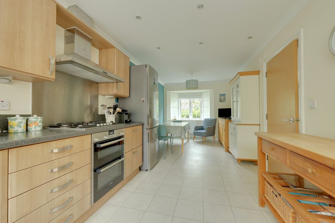 House in Burgess Hill, England 5 - 18083467
