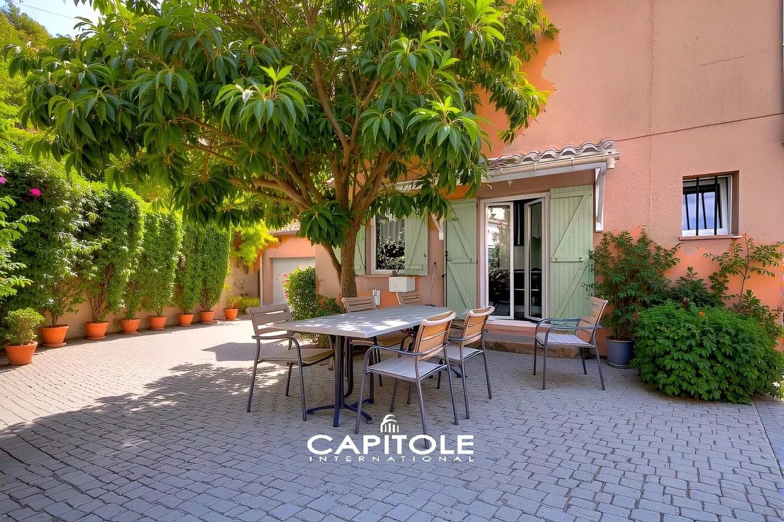 Villa in Saint Maymes-Lauvert, Antibes, France 2 - 18084768