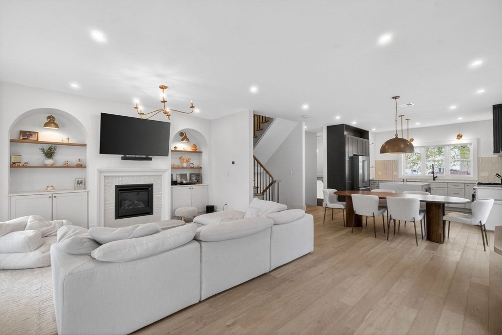 Condo in Medford, Massachusetts, United States 4 - 17800585