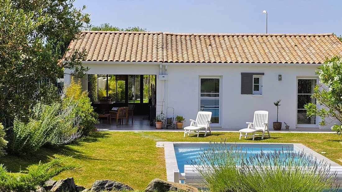 House in Vaux-sur-Mer, Nouvelle-Aquitaine, France 1 - 18082321
