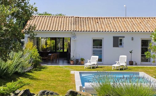 House in Vaux-sur-Mer, Nouvelle-Aquitaine, France 1