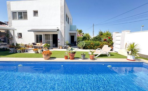 Villa in Torrevieja, Valencian Community, Spain 1