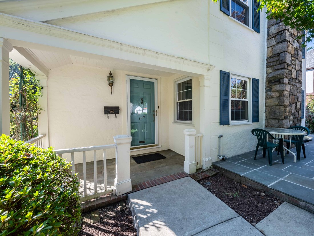 House in Manhasset, New York, United States 4 - 18083267