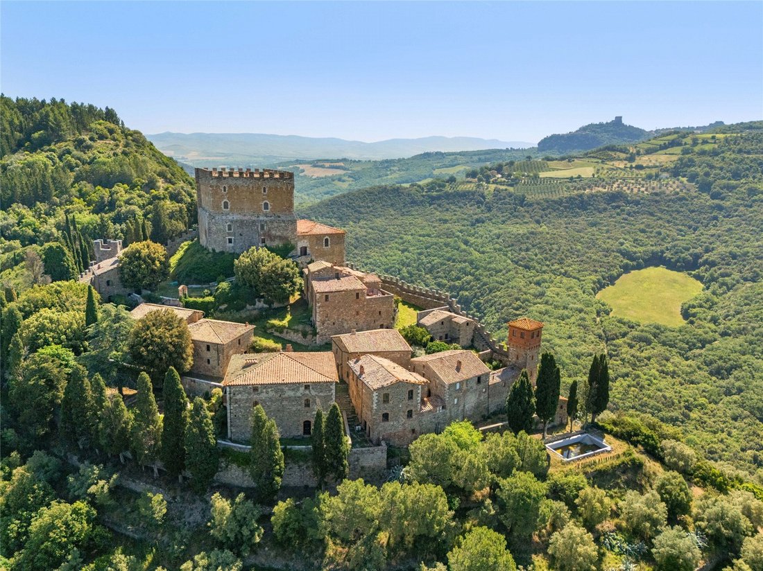 Chateau in Castiglione d'Orcia, Tuscany, Italy 1 - 18082546