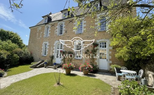 House in Huille-Lezigne, Pays de la Loire, France 1