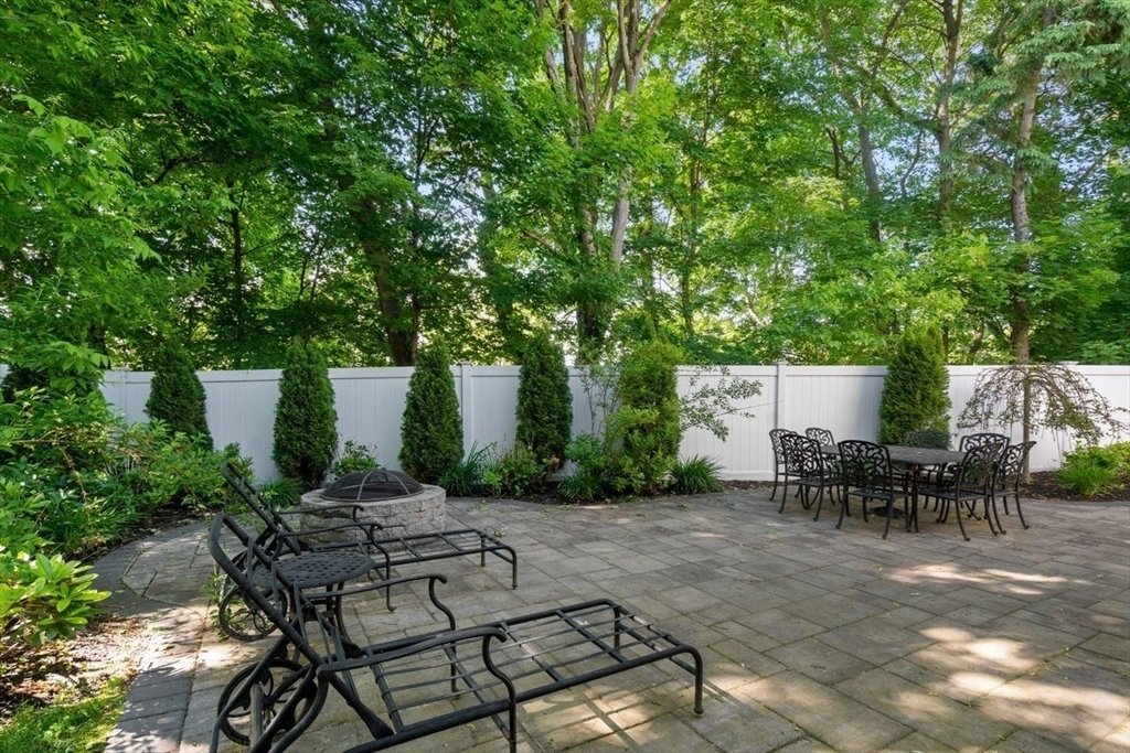 House in Wellesley, Massachusetts, United States 2 - 18080924