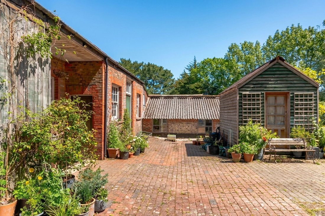 House in Arlington, England 3 - 18083501