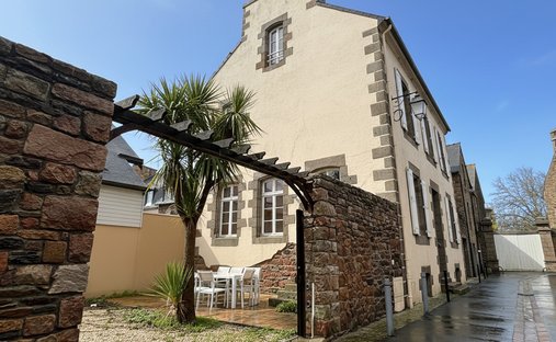 Villa in Le Vieux Bourg-La Lande Blanche-Plounez, Paimpol, France 1