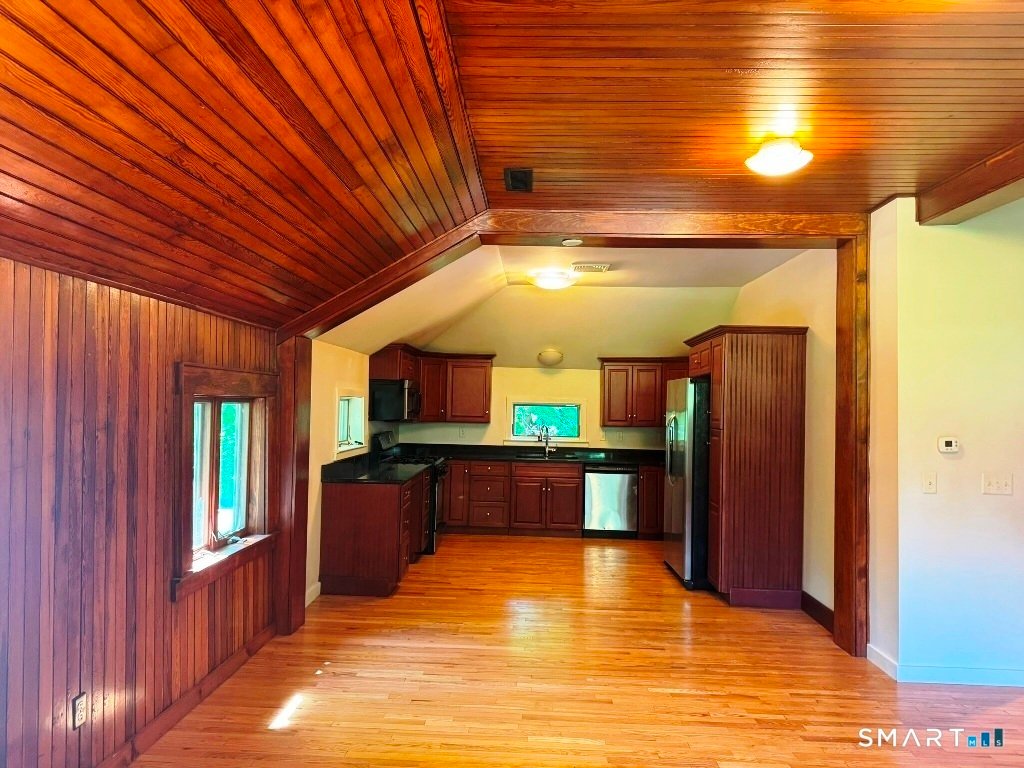 House in Waterbury, Connecticut, United States 4 - 18086452