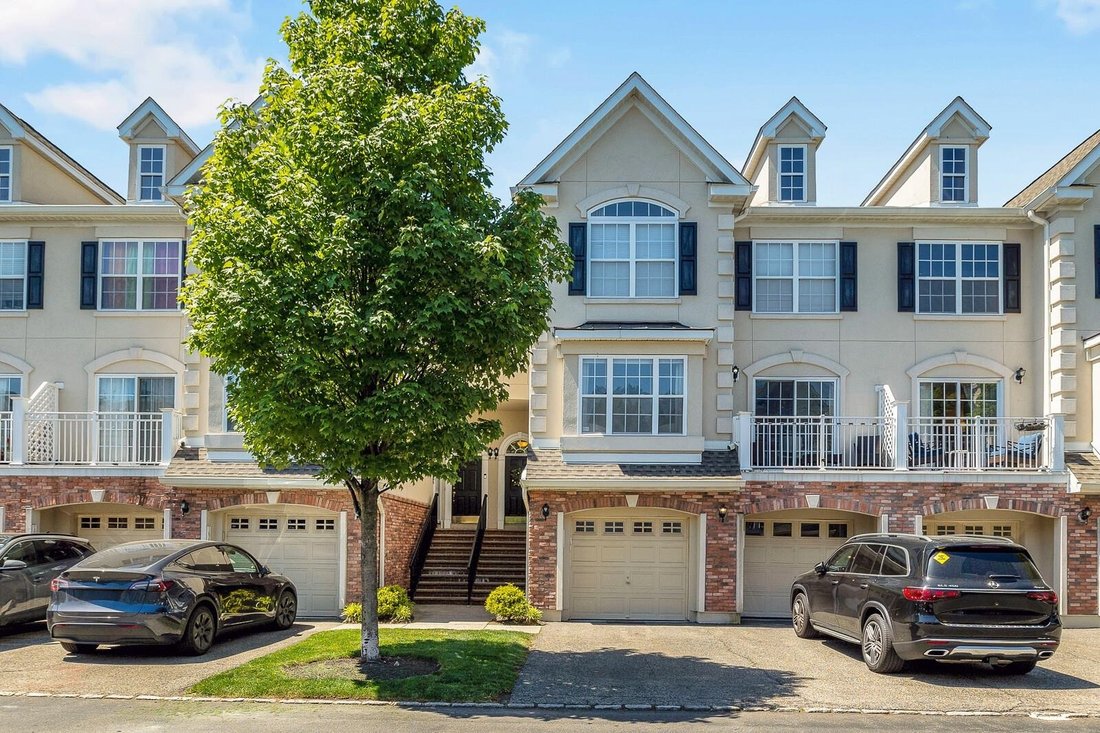 House in Secaucus, New Jersey, United States 2 - 18083059