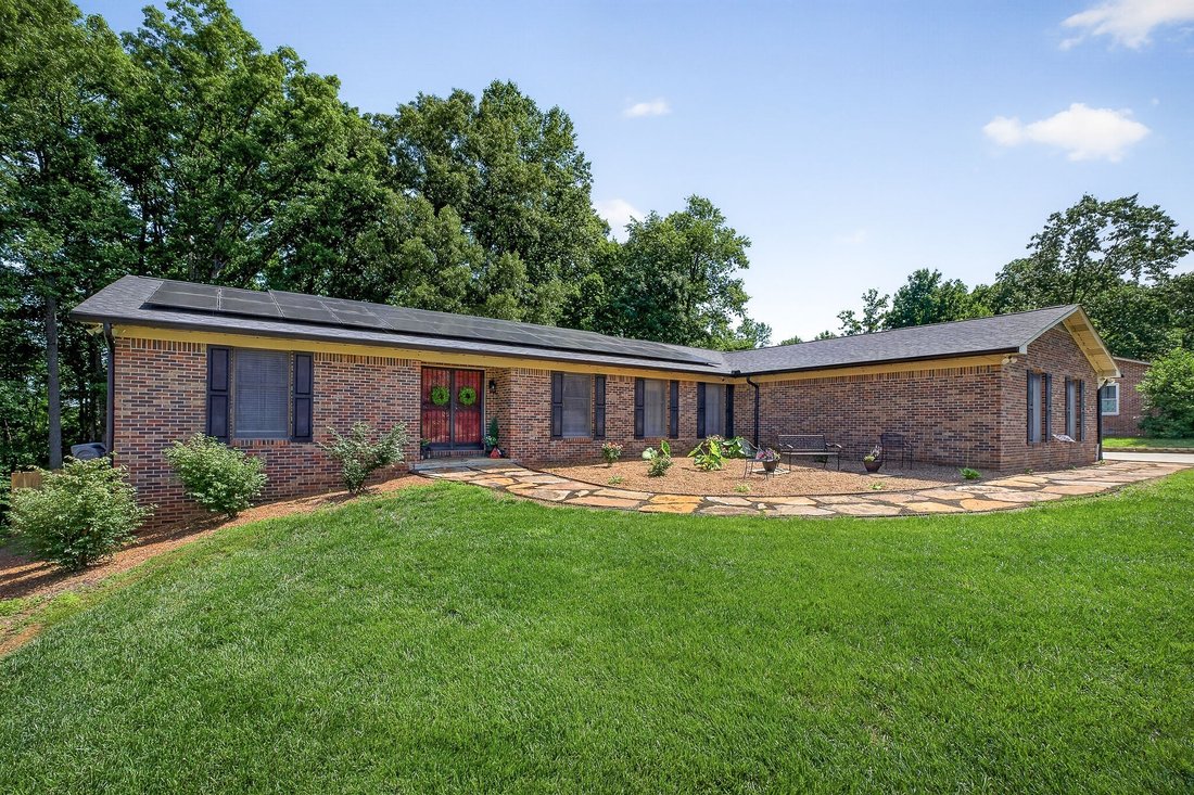 House in Cookeville, Tennessee, United States 3 - 18081565