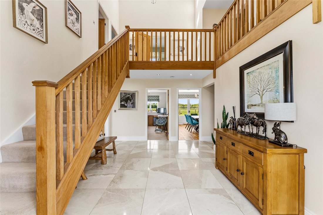 House in Antrobus, England 2 - 18081090