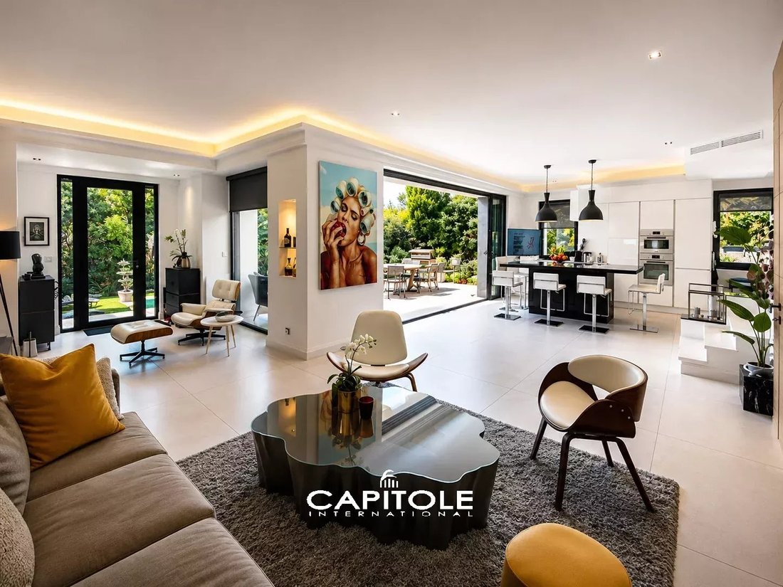 Villa in Place de Gaulle, Antibes, France 5 - 18084725