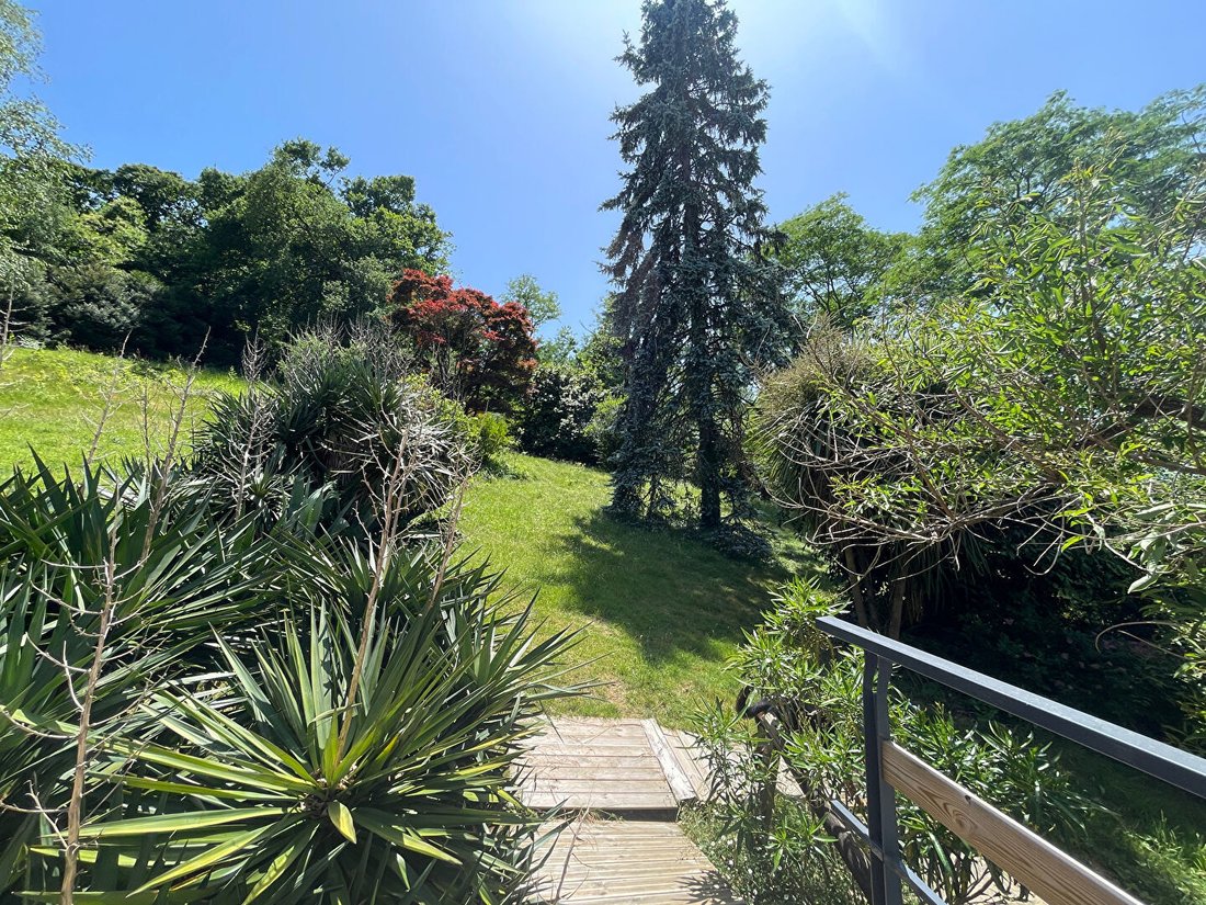 Villa in Cambo-les-Bains, Nouvelle-Aquitaine, France 4 - 18083598
