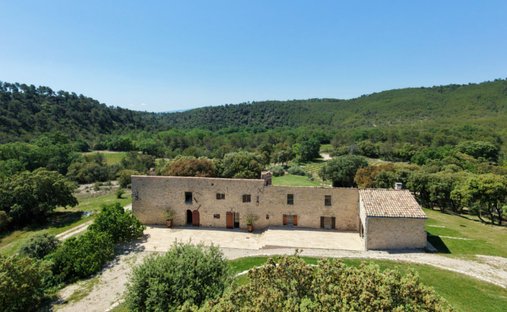Villa in Beaumont-de-Pertuis, Provence-Alpes-Côte d'Azur, France 1
