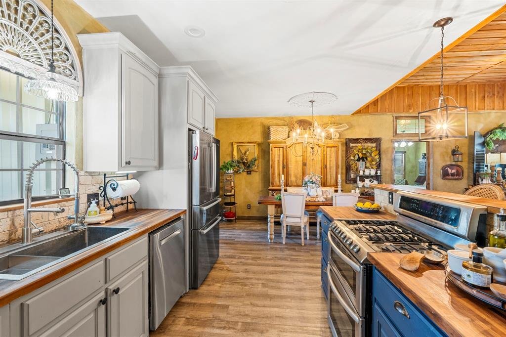 House in Crawford, Texas, United States 4 - 18053872