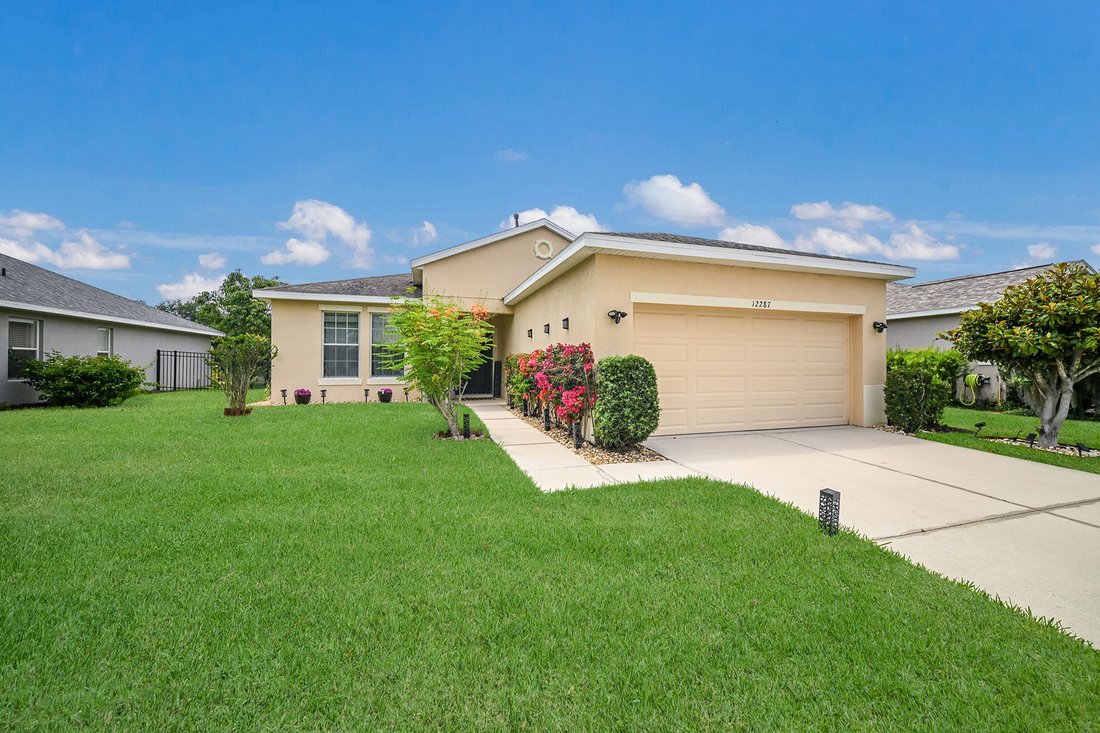 Bradenton, Florida, United States 4 - 18080879