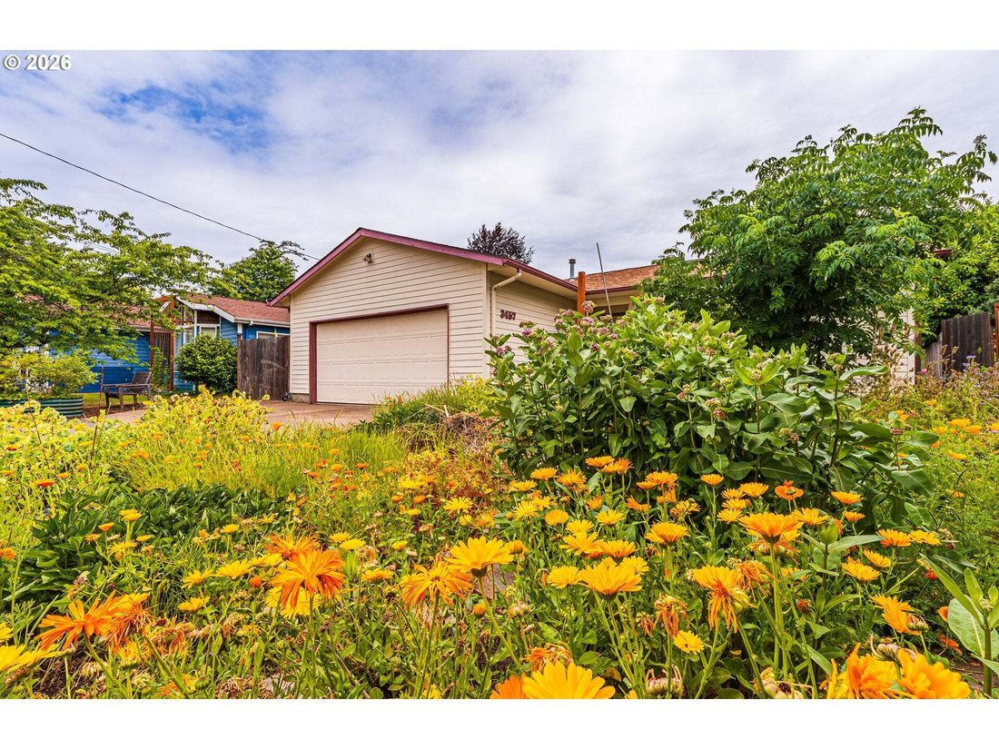 House in Eugene, Oregon, United States 1 - 18084261