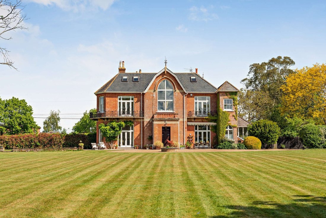 House in Okehurst, Billingshurst, England 1 - 18081266