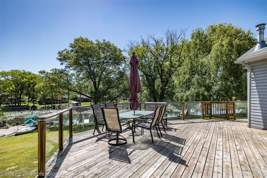 House in Clarkston, Michigan, United States 3 - 18080886
