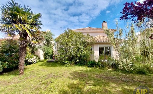 House in Immaculée Campagne, Saint-Nazaire, France 1