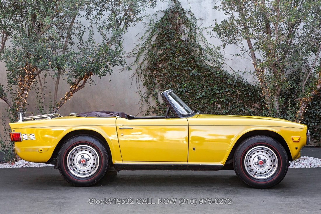 Triumph TR6 in Los Angeles, CA 4 - 18083468