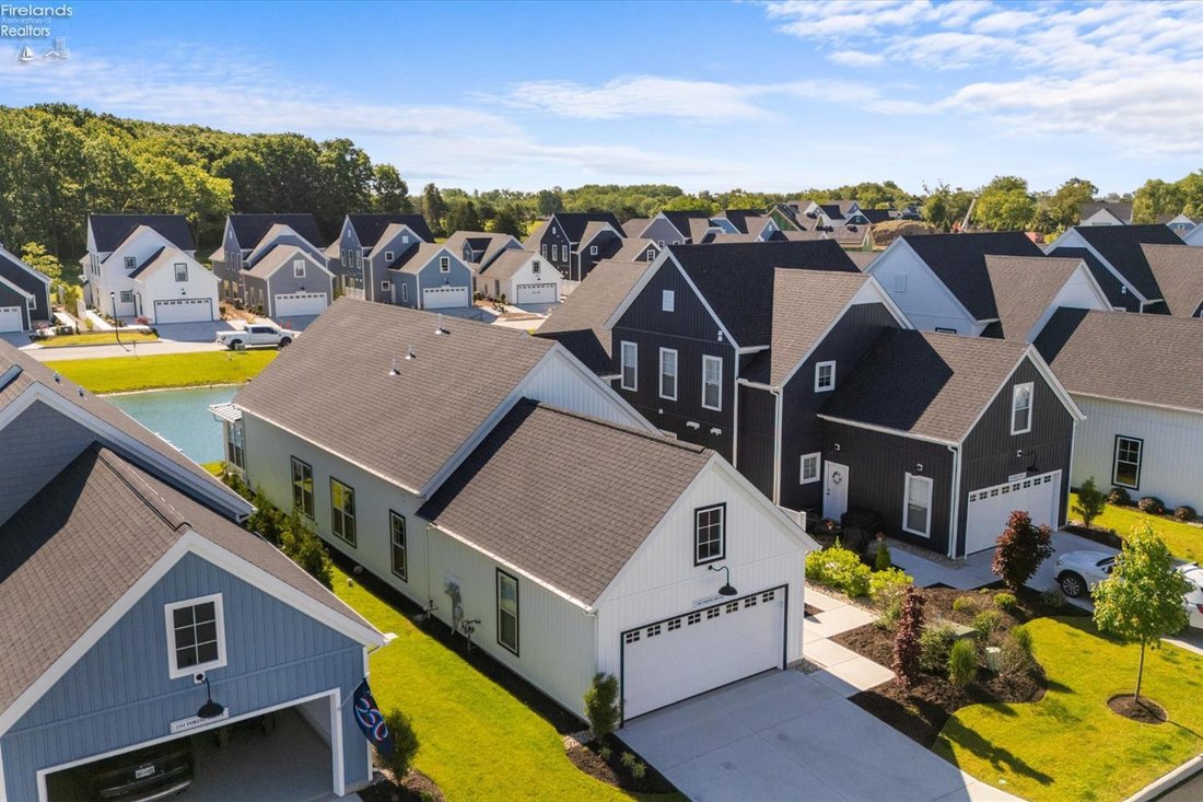 Condo in Port Clinton, Ohio, United States 4 - 18082540